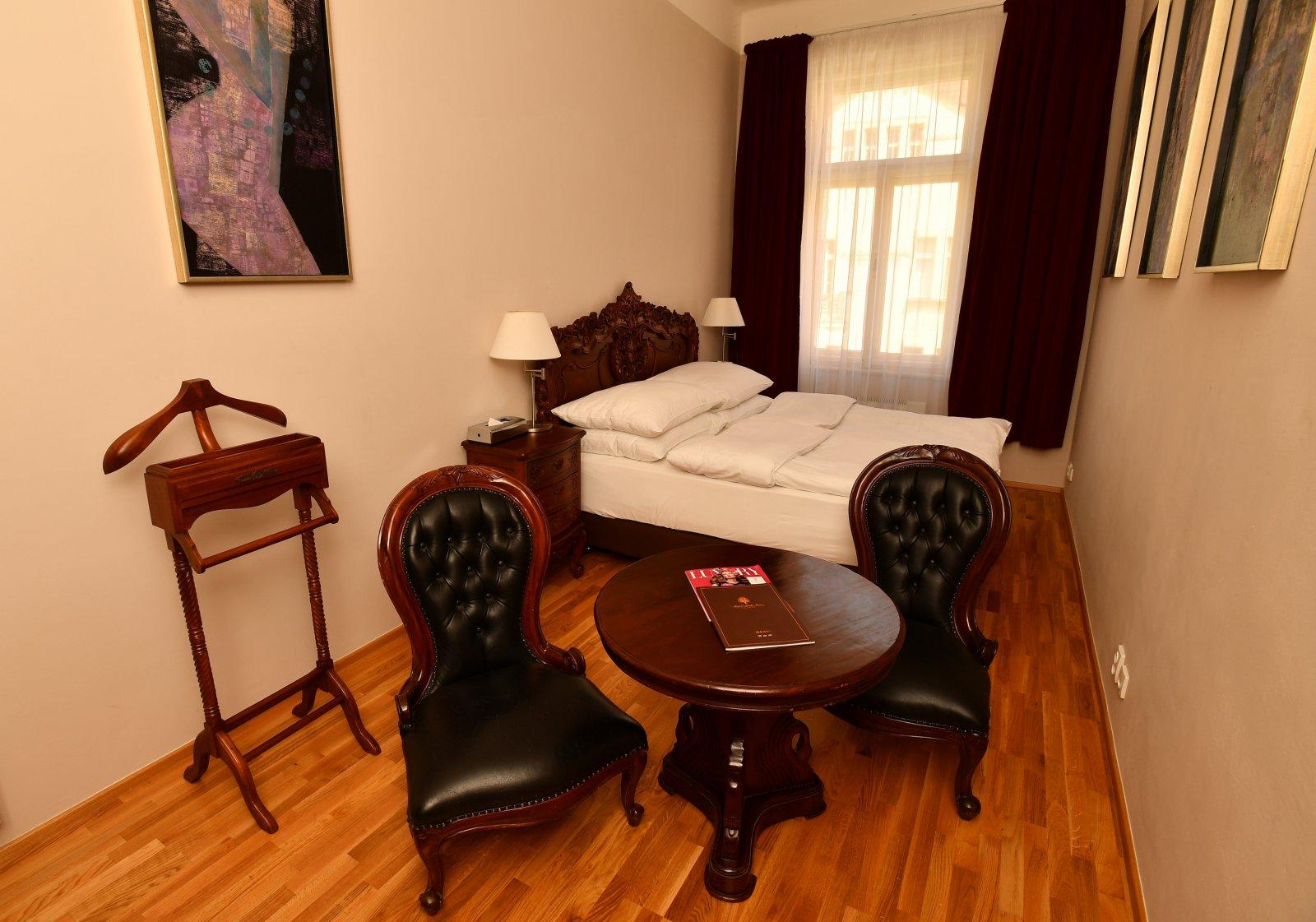 By Bhg Hotel