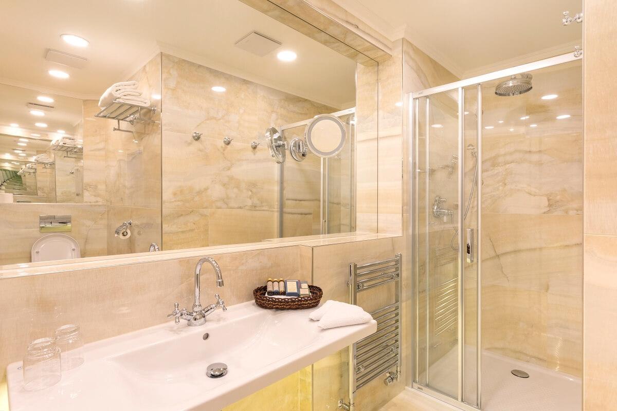 Hotel By Bhg